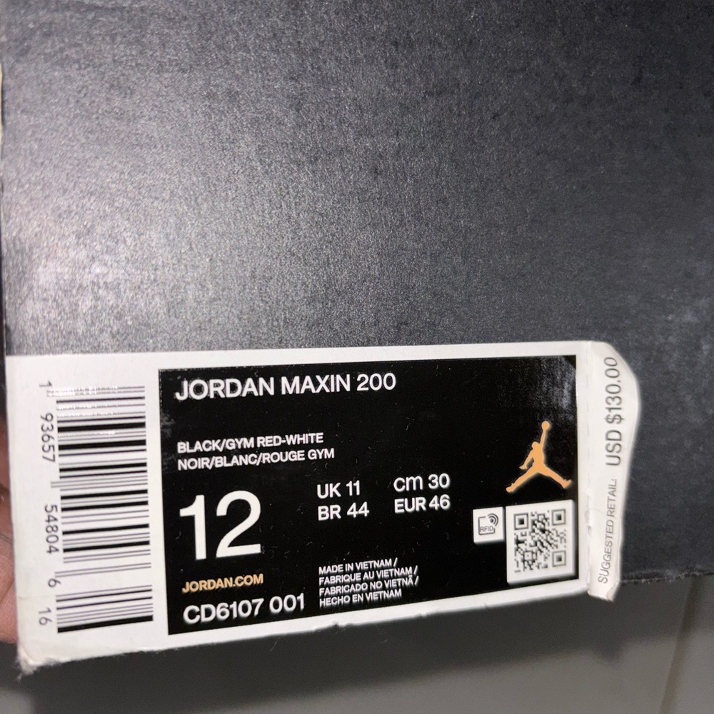 Jordan Athletic Shoes Black and Red - Picture 8 of 8